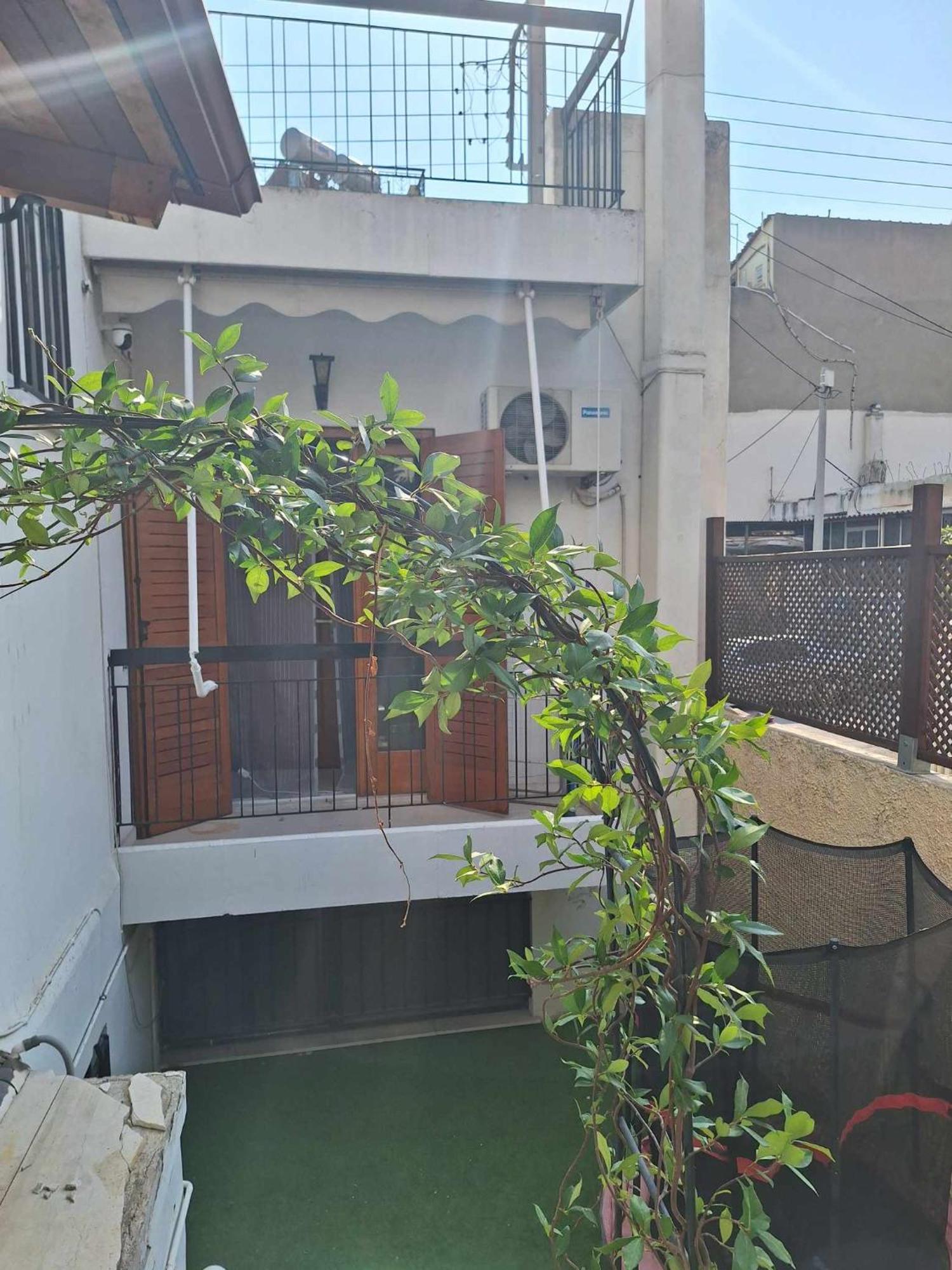 Petroupoli Apartments Atene Esterno foto